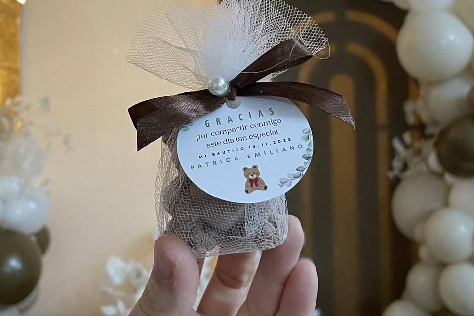 Detalles de invitados