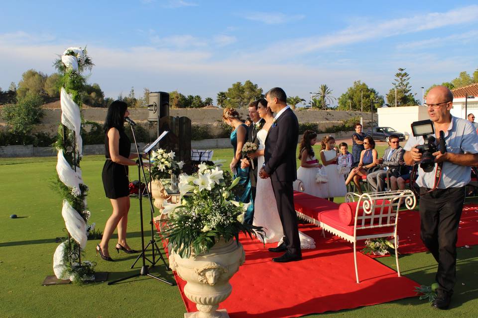 Maribel Muñoz - Oficiante de Ceremonias