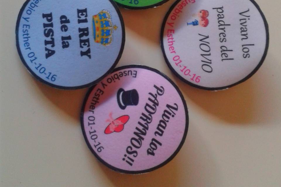 Chapas con nombre y fecha