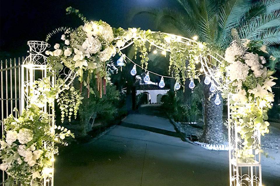 Arco floral con luz