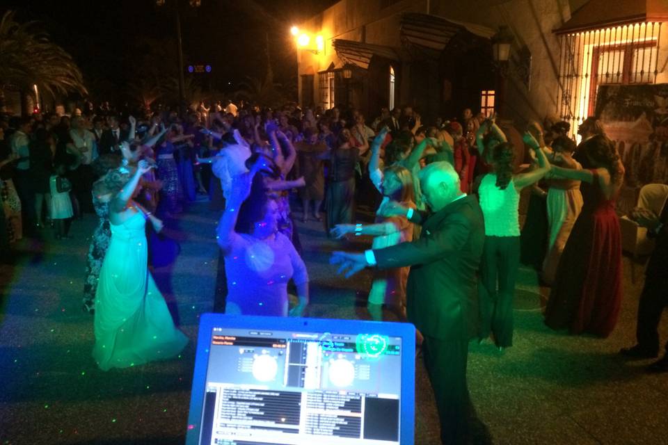 Baile de invitados