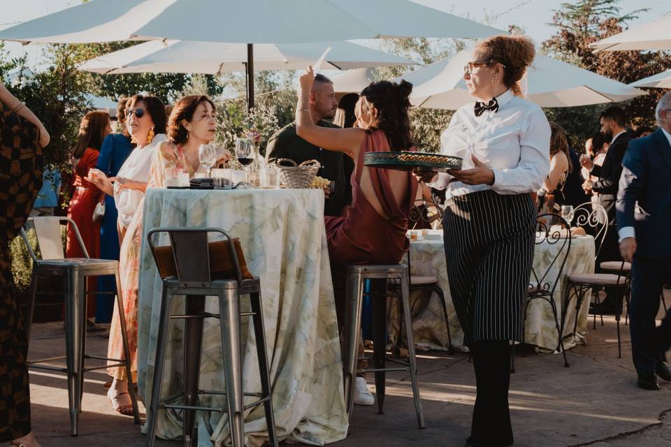 camarera_catering_bebidas