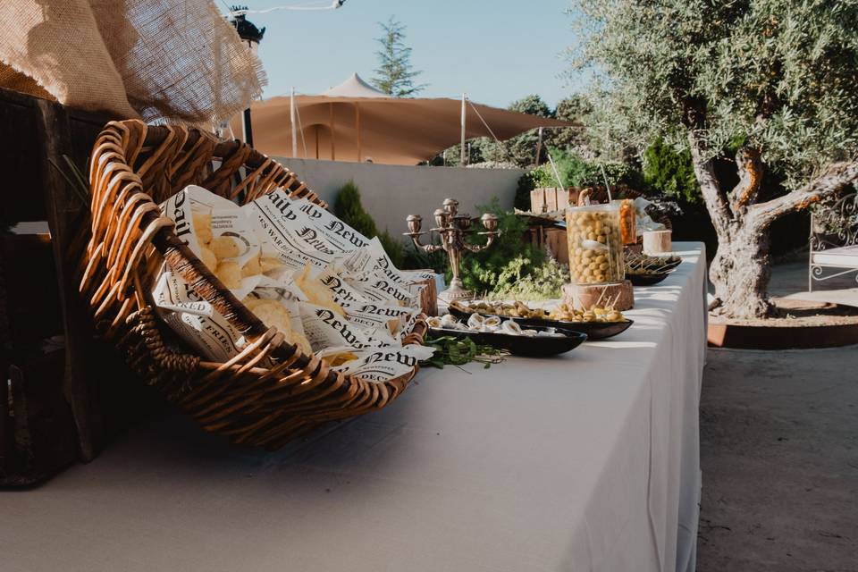 mesas_buffet_aperitivos_aceitunas