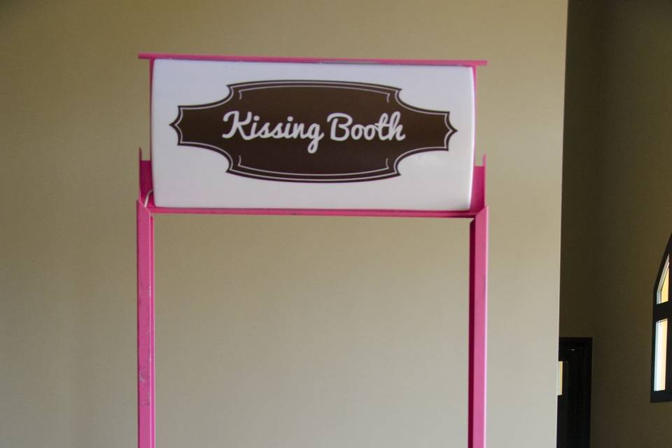 Kissing Booth