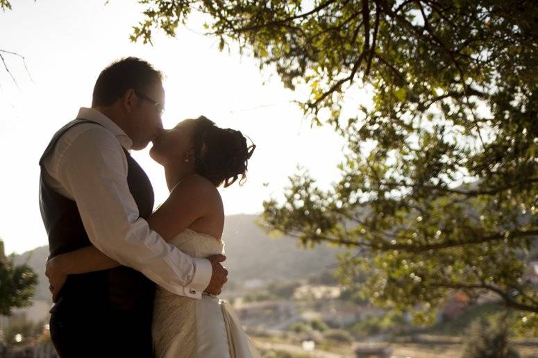 El beso de los novios