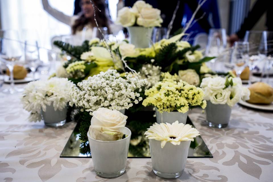 Centro mesa flor pascua blanca