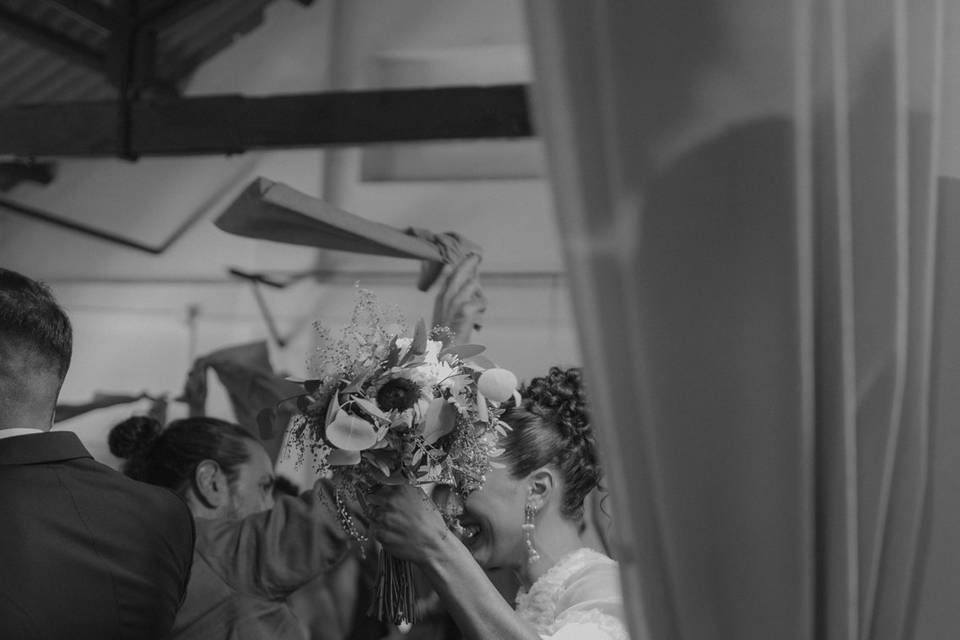 Entrada salon novios boda