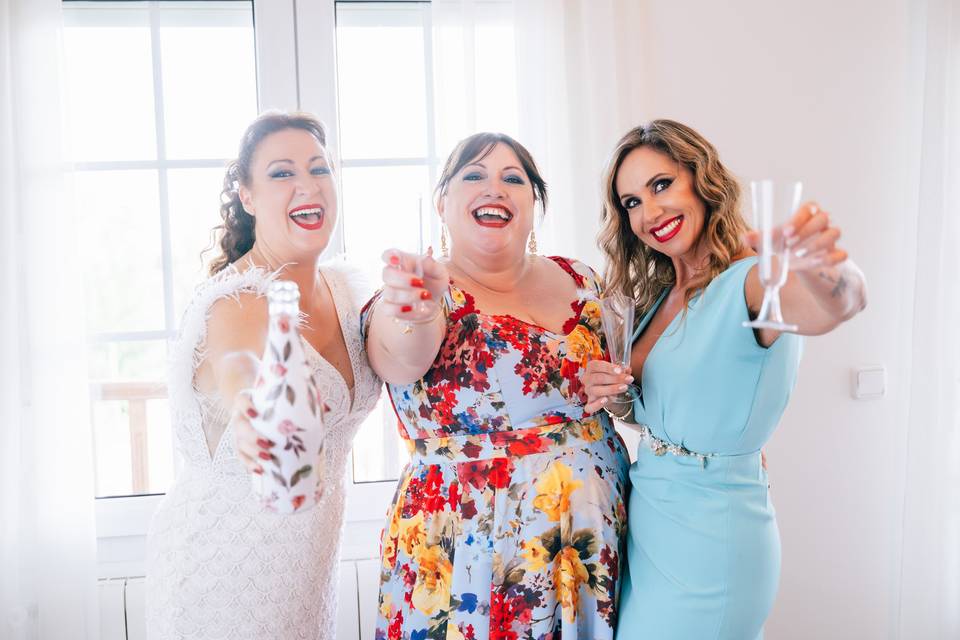 La novia y las amigas