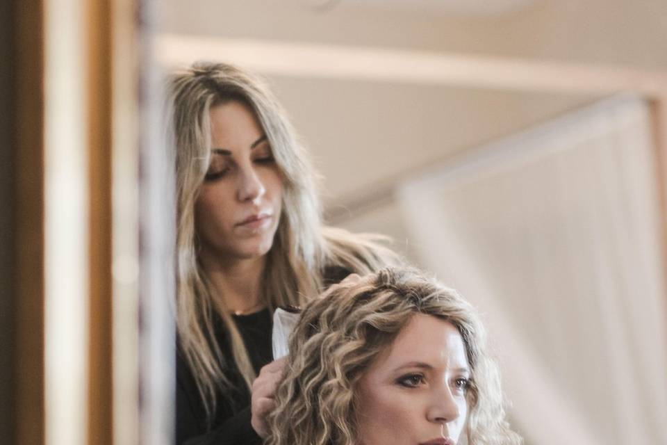 preparacion_peinado_novia_rizada