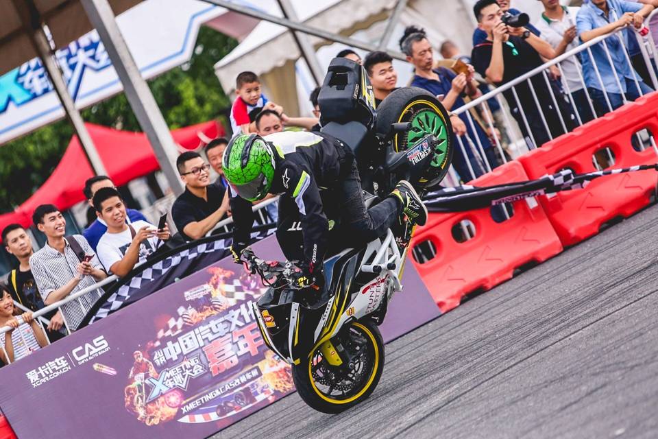 Stoppie