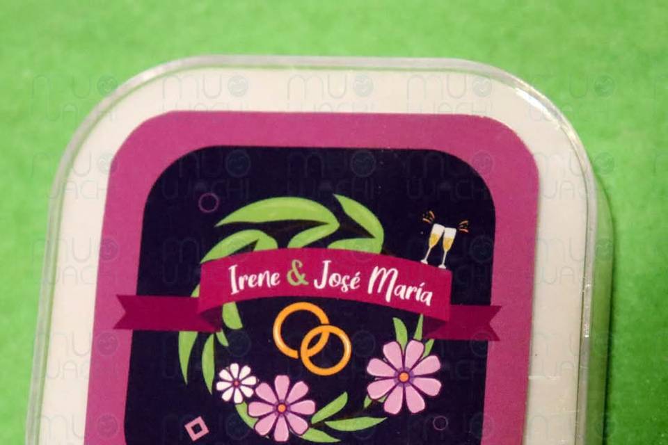 Caja con auriculares