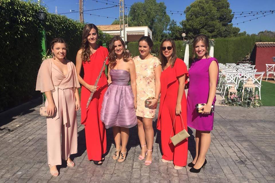 Con las invitadas