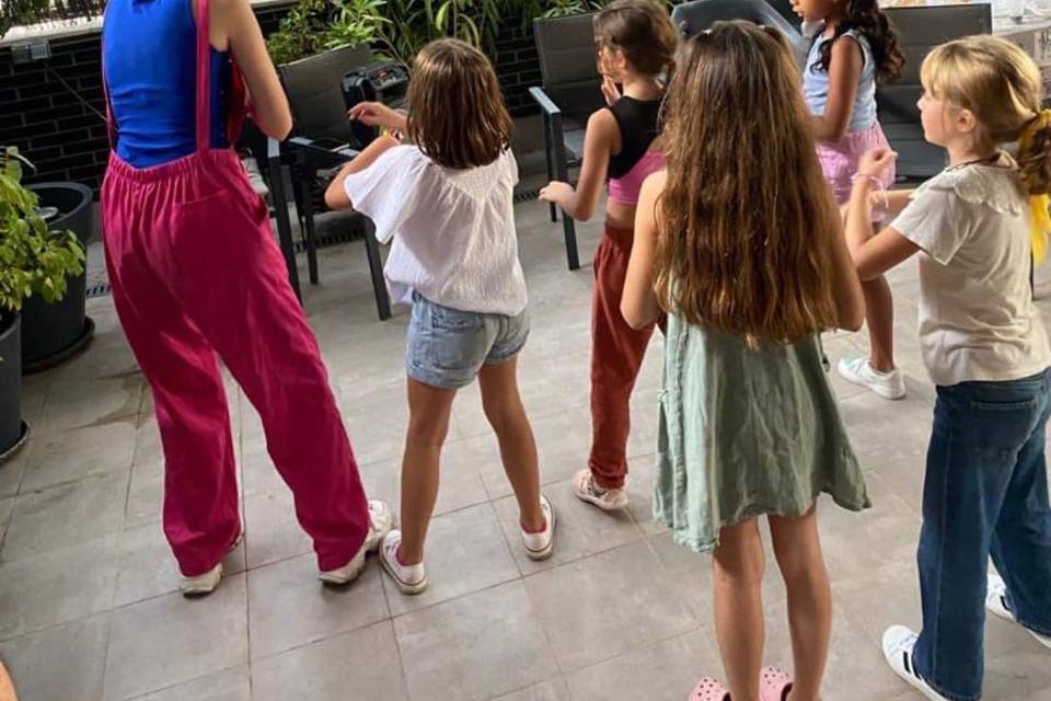 Bailando con bonitas coreos