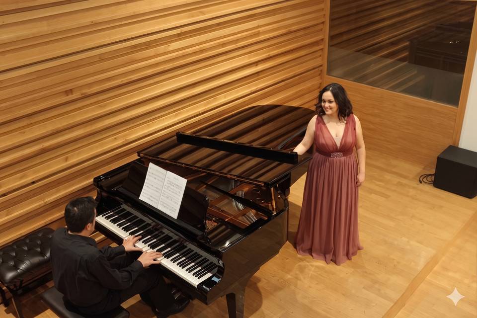 Mariló Valsera con piano