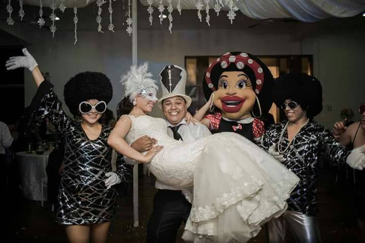 Novios Hora Loca