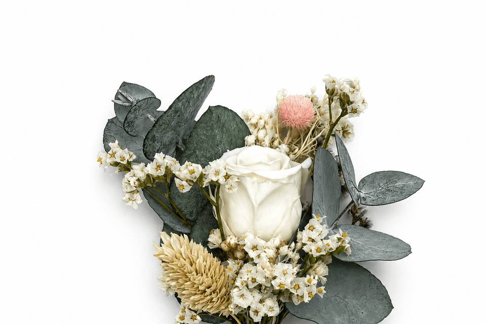 Prendido de flor preservada