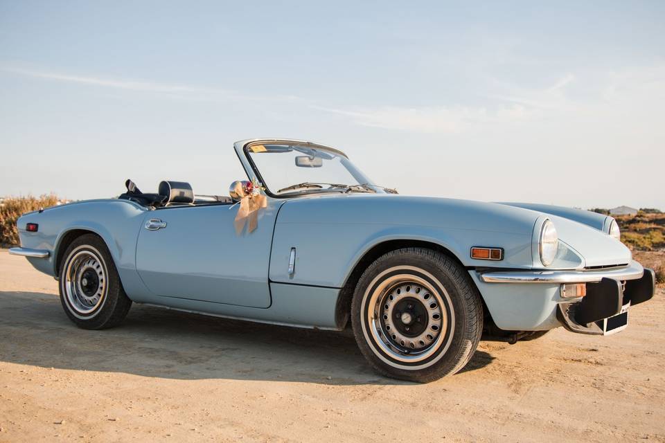coche_convertible_azul_lazo_flores