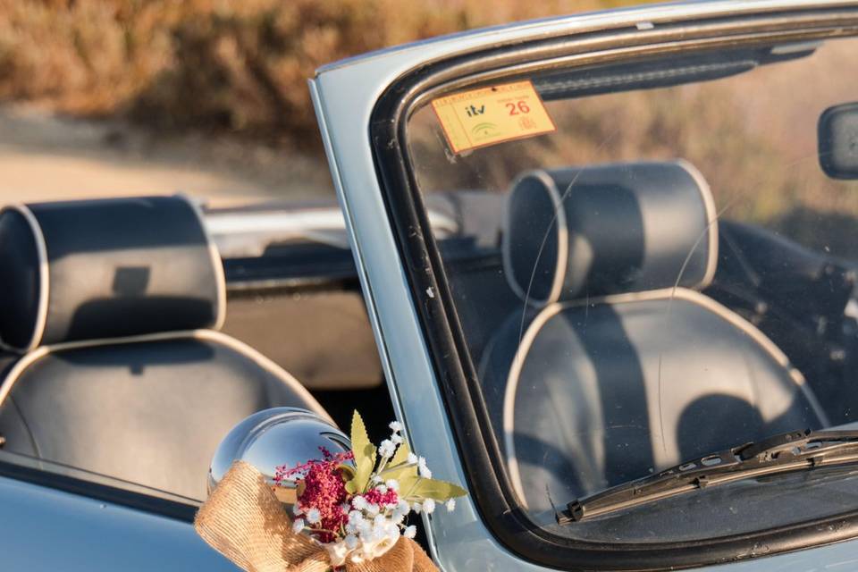 detalle_lazo_flores_coche_convertible