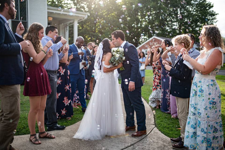 Salida de la boda