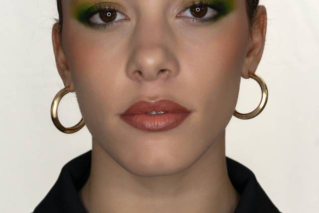 Maquillaje piramidal
