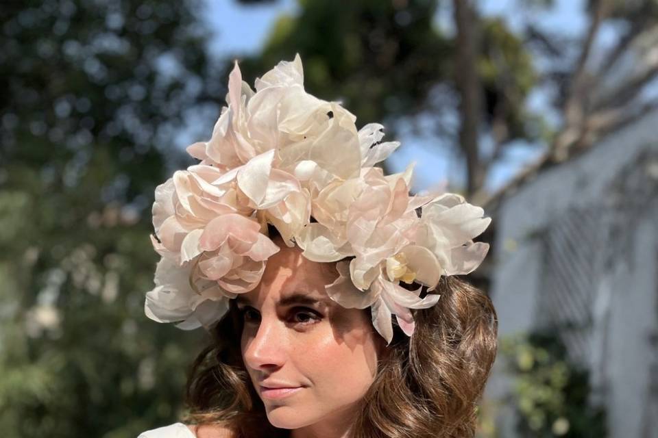Corona de flores de tela