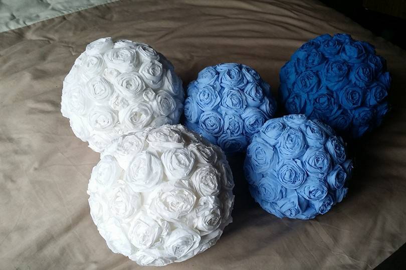 Pomanders blancos y azules