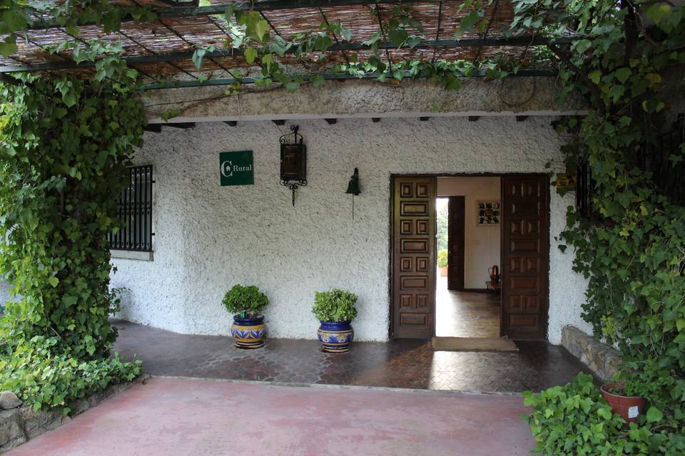 Entrada casa rural