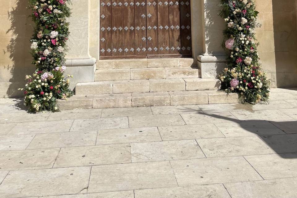 Arco puerta iglesia