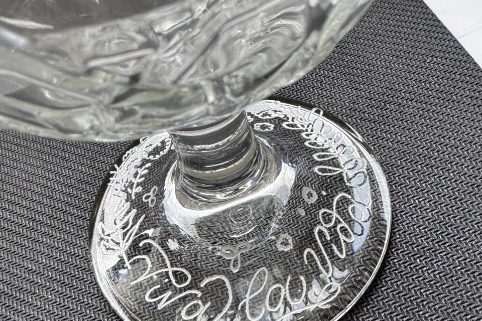 Caligrafia para copas de boda