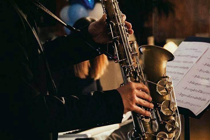 Saxofón y piano