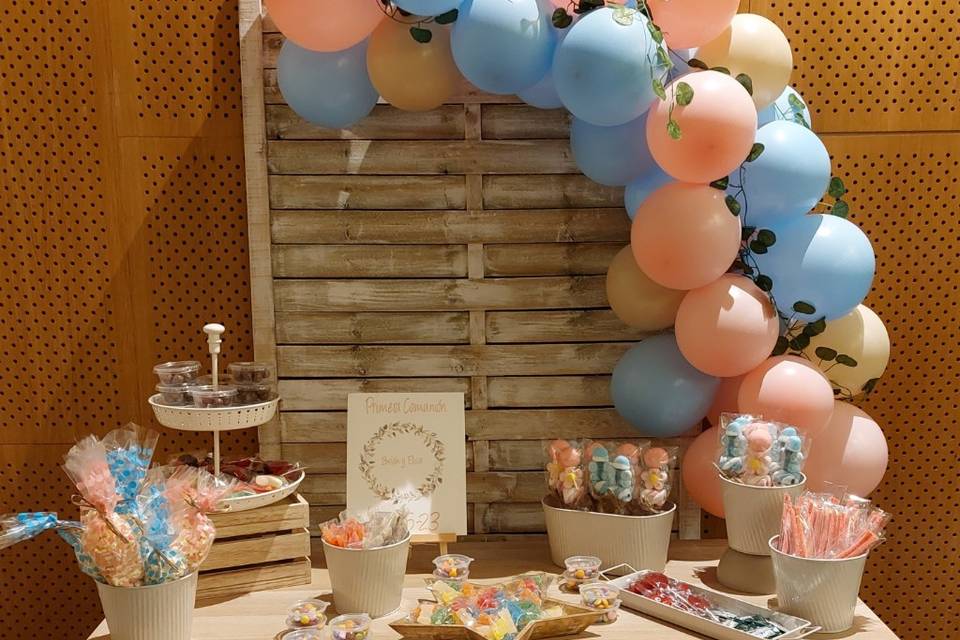 Mesa dulce con globos