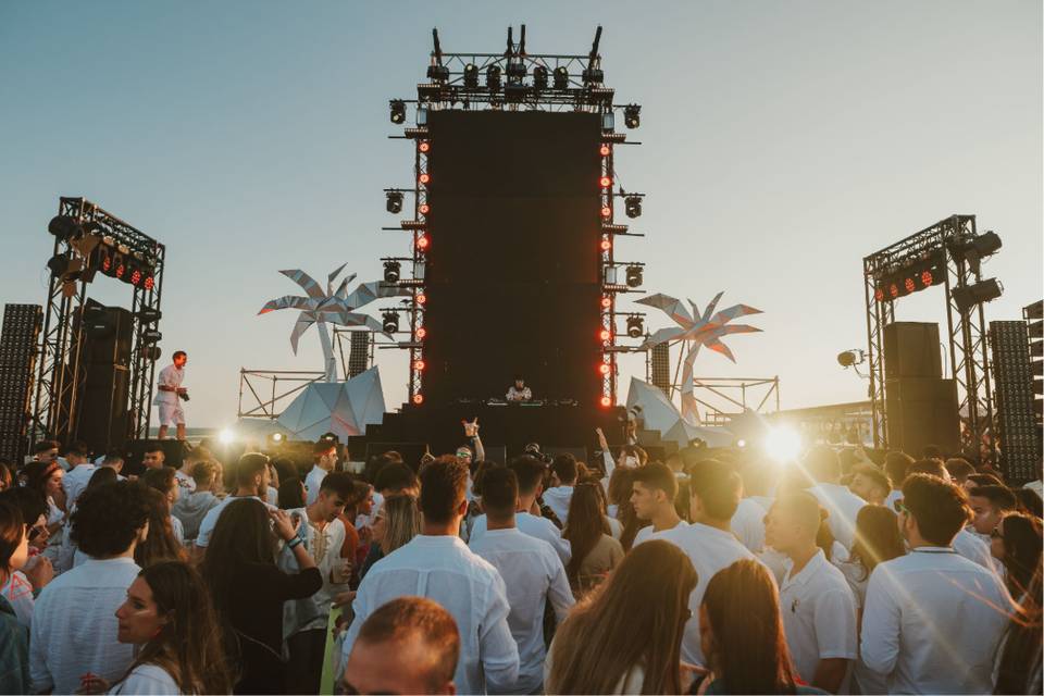 Escenario con pantallas de led
