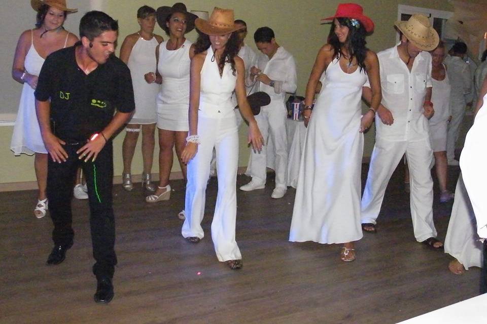 Bailando en boda ibicenca