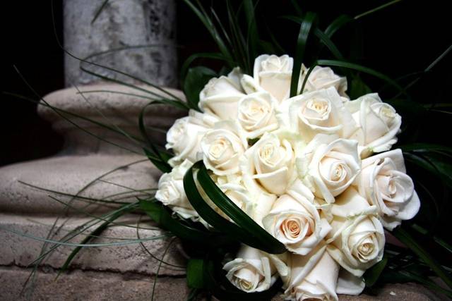 Ramo e novia rosas