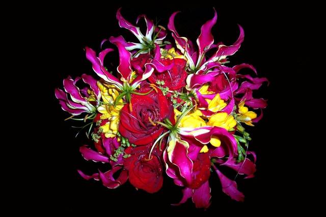 Ramo de novia, gloriosas y rosas