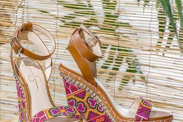 Sandalias coloridas