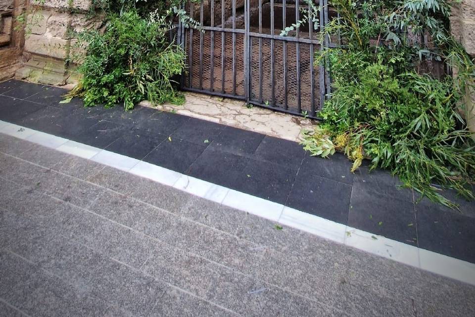 Puerta iglesia