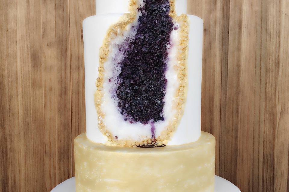 Geoda wedding cake