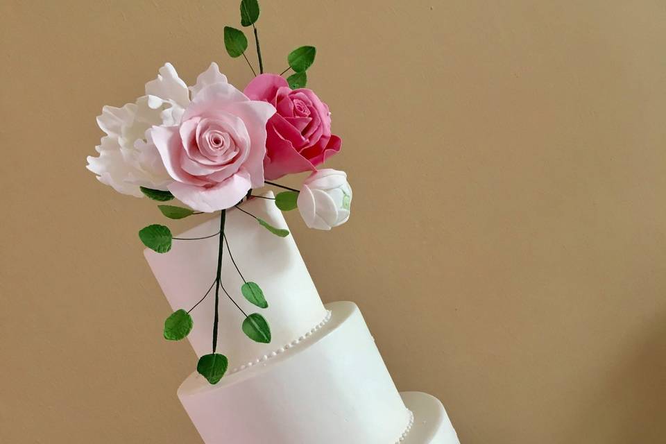 Roses wedding cake