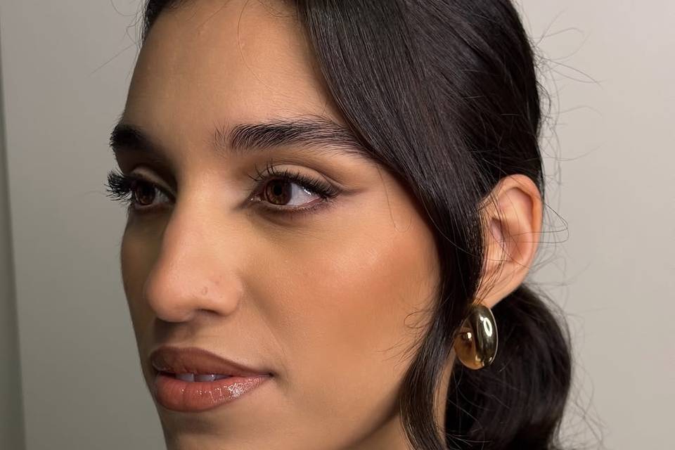 Maquillaje y peinado invitada