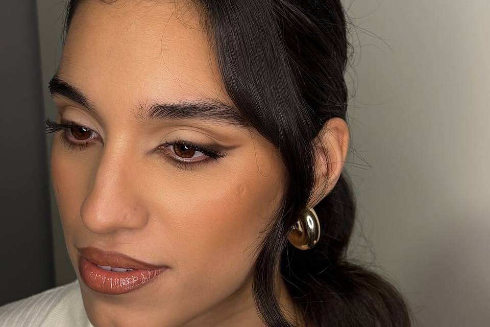 Maquillaje y peinado invitada