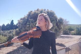 Meri Violinist