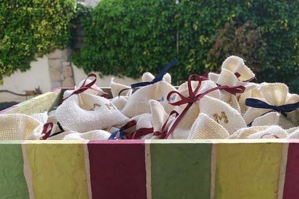 Cajas forradas de papel