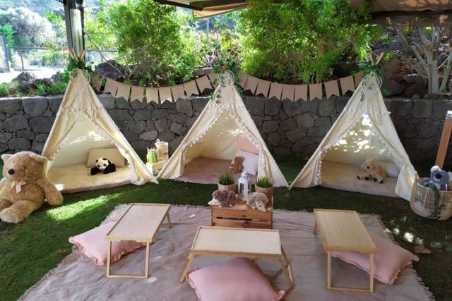 Rincón de juegos con tipis