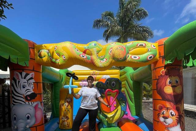 Castillo hinchable selva