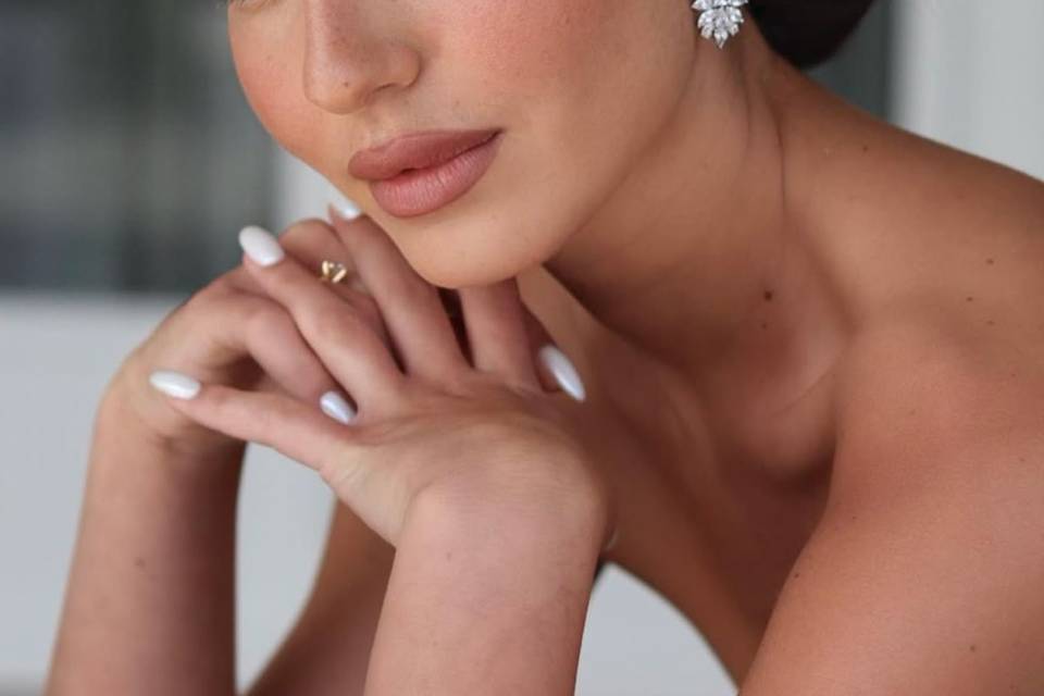 Peinado y maquillaje