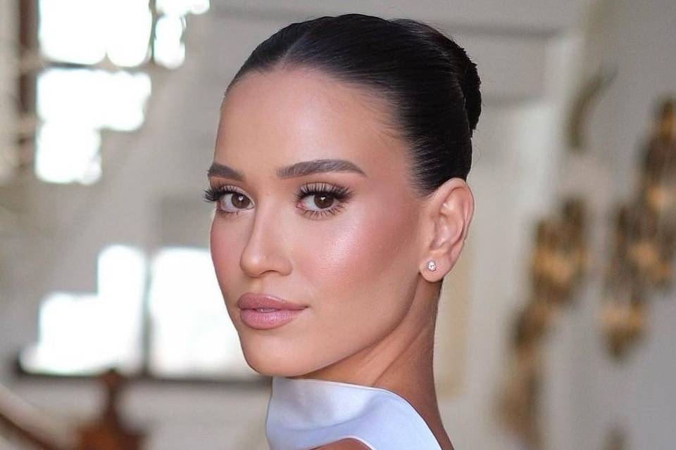 Peinado y maquillaje
