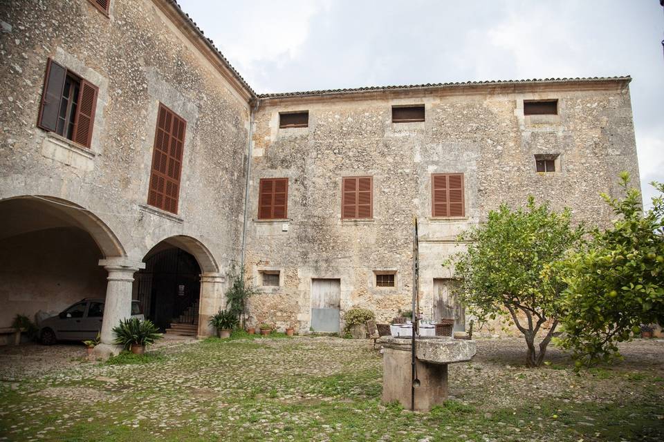 Su clastra