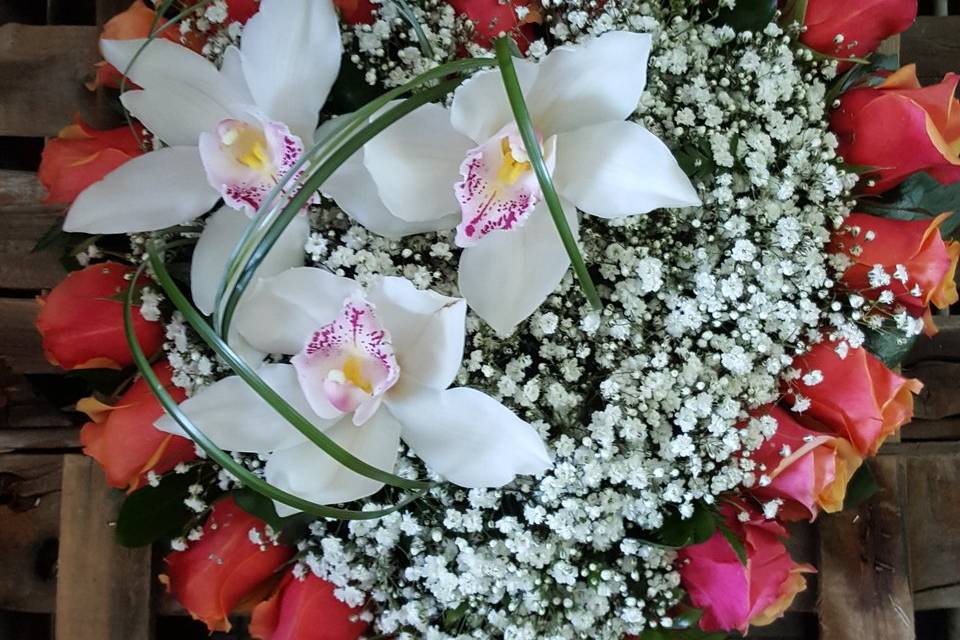 Tarta con flores naturales