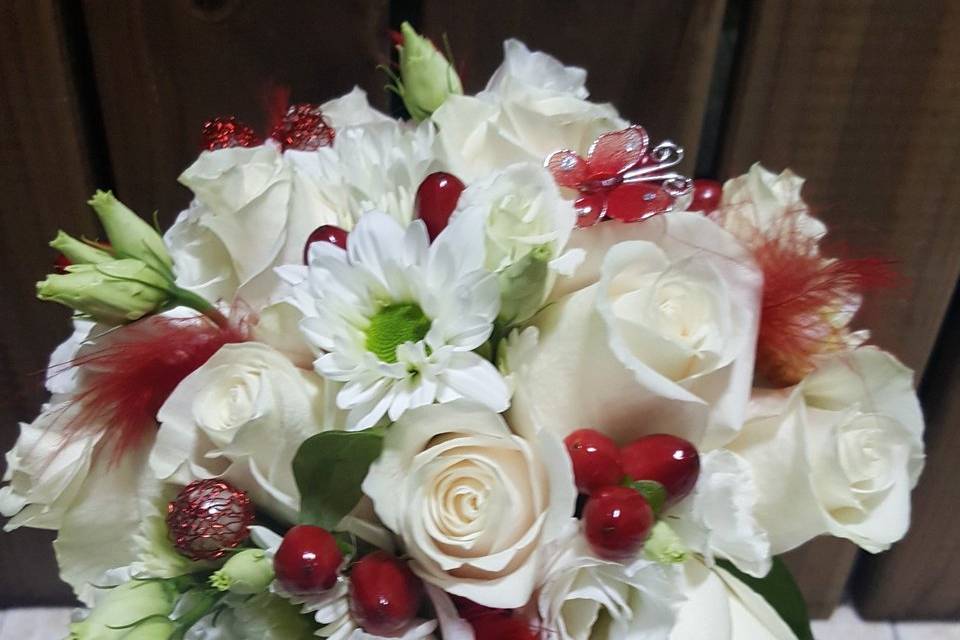 Bouquet en blanco y rojo